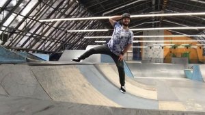 Тренировка в мини рампе / mini ramp training / скейтпарк Жеsть