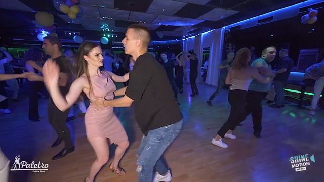 Zari Betovksi  Yoana Kazadzhieva - Salsa Social Dance  Paletro  Abayomi Christmas Party Time