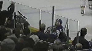 Jim Sandlak hits Evgeny Davydov - Apr 26, 1992