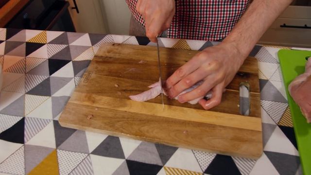 Разделать курицу за 3 минуты [БОЛЬОН] смотреть онлайн