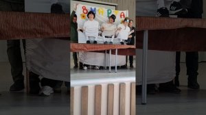 Студенты отжигают