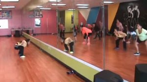 Thalia (Mujer latina) Rosario Hernandez Instructora de Zumba,