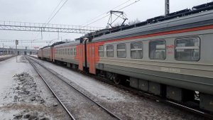 Электропоезд ЭД4М-0386 "120 лет МЛРЗ" отправление | Ростокино