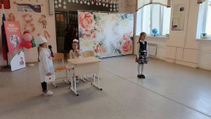 Сценка: "Три мамы", 1 класс.