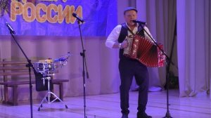 Курит трубку бабушка моя!!!
