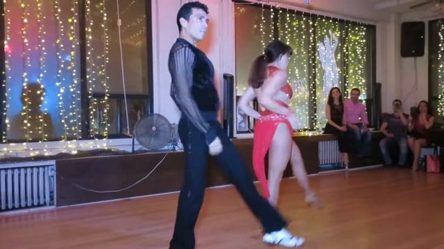 Hector & Frédérique (Semi-Pro Salsa) at the Red Mambo Night on December 12 2015 смотреть онлайн