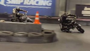 Дмитрий Трифонов, основатель МотоАкадемии Екатеринбург, и Виктор Цыбин - инструктор МотоАкадемии