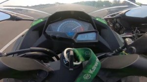 KAWASAKI ZX25R vs NINJA 300 vs NINJA 400 vs KTM RC390||KAWASAKI racing team vs KTM Race Competition