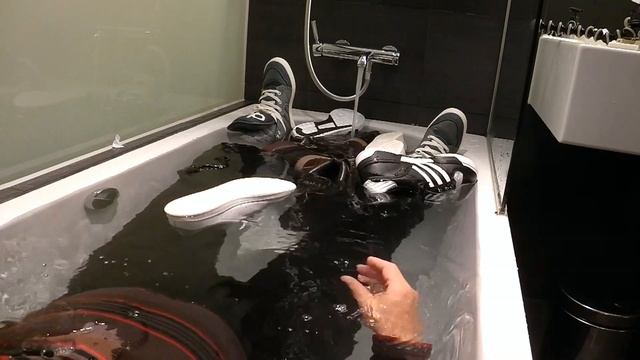 Jeremy Scott INSTINCT & Levis & Etnies bain tout habillé смотреть онлайн