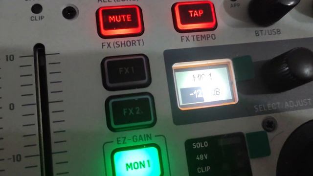 Калибровка микрофона на на цифровой микшерный пульт Behringer FLOW8 смотреть онлайн