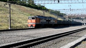 Тепловоз 2ТЭ116-0632 на подъёме.