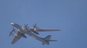 Парад победы ТУ 95 не крутятся винты