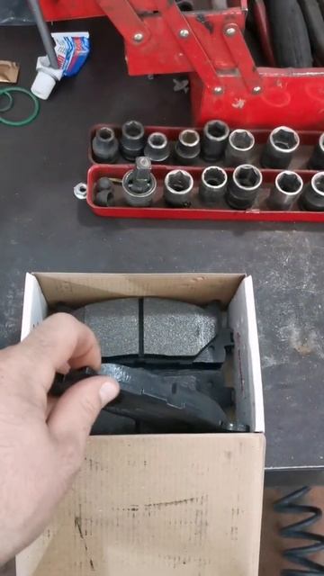 ПРОТОЧКА ТОРМОЗНЫХ ДИСКОВ БЕЗ СНЯТИЯ С АВТО НА Lexus ES 250 #shorts смотреть онлайн