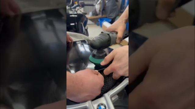 Оклейка мотоцикла в защитную плёнку