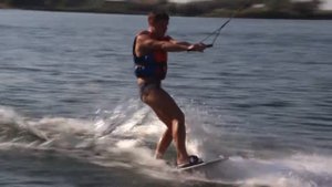 Wake Вейкборд 360 и калечные прыжки в разворотах