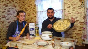 КУПИЛ 2 ДОМА В ДЕРЕВНЕ | НАЛЕПИЛИ МАНТЫ | МЯСО В ДЕРЕВЯННОМ КОРЫТЕ