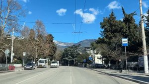 Ялта. Ул.Боткинская, Кирова, Садовая, Московская,33, в СДЕК. 20.02.2025. Крым. Crimea. Yalta.