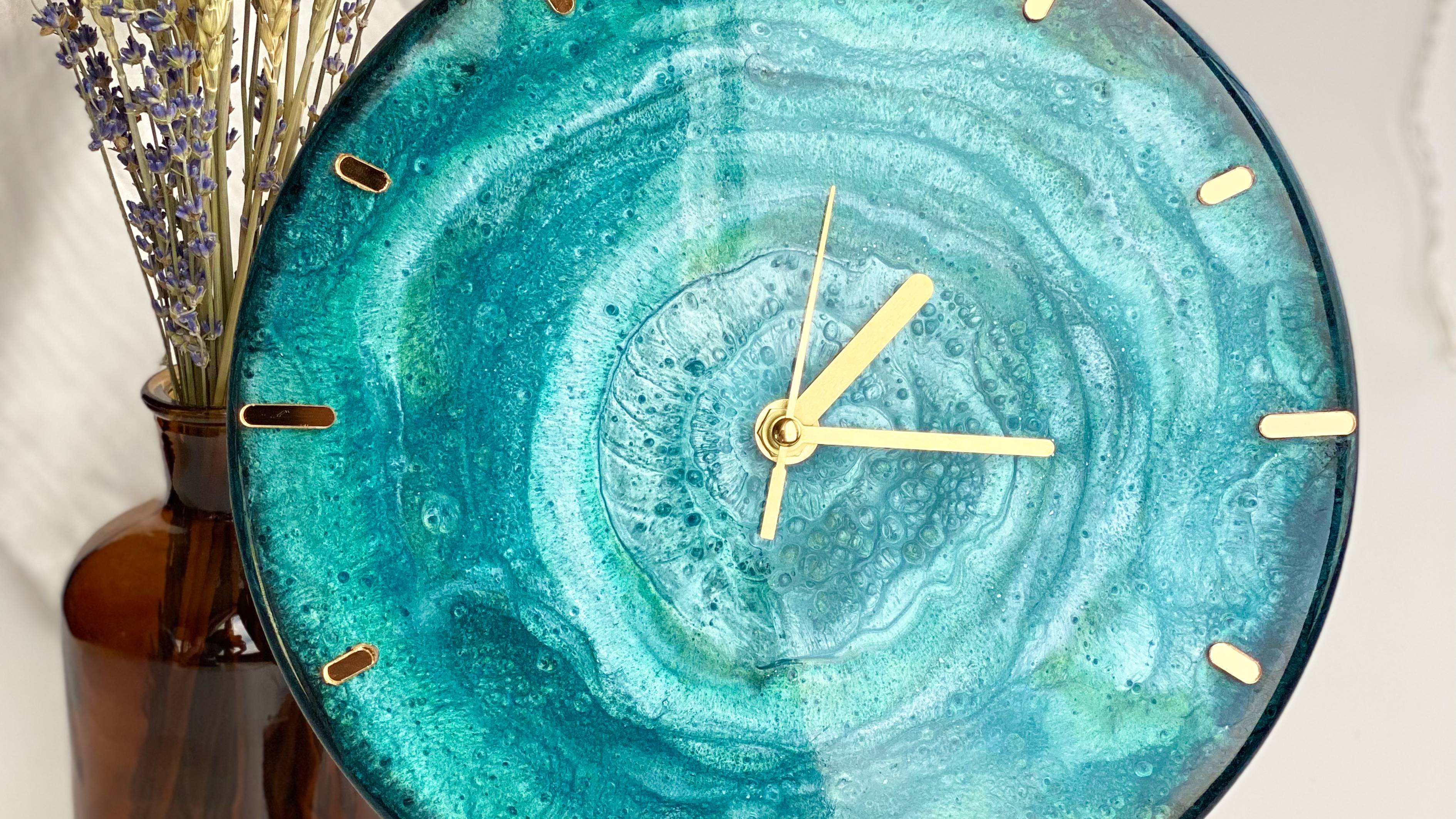 Инструкция по созданию часов из эпоксидной смолы. Набор Аквамарин. Вариант 2 смотреть онлайн