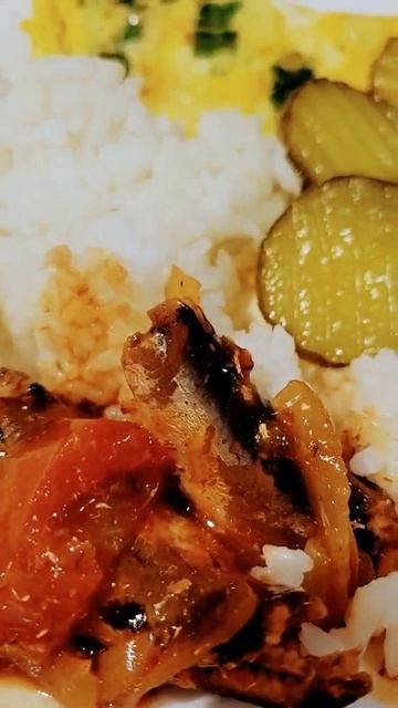RICE/FRIED EGGS/SARDINES/CUCUMBER PICKLES/HOT CHOCOLATE!! 😋 #short смотреть онлайн