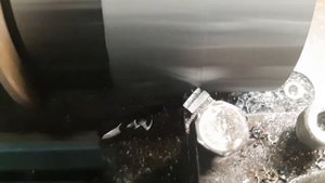 Токарный станок ТВ-4/РАБОЧИЙ ПРОЦЕСС/Заточка резца новым способом и испытание