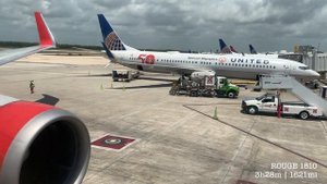 WHAT ARE 'ROUGE PLUS' SEATS? Air Canada Rouge Toronto-Cancun-Montreal Economy Review