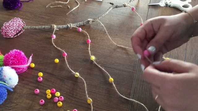 KURU DAL VE PONPONLARLA DUVAR DEKORU YAPIMI  WALL DECOR diy kendinyap