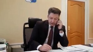 Глава города Ижевска Олег Бекмеметьев общается с горожанами по вопросу вывоза снега
