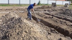 Строительство дома в Белореченске  Траншея под ленту