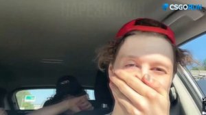 Дилблин включил свой трек в машине