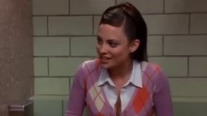 Девушки соревновались - кто сильнее пукнет, при парнях!