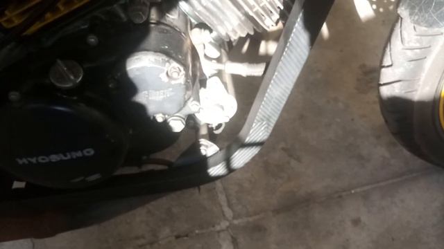 Manutenção no motor de arranque da Comet 250. Video 1 смотреть онлайн