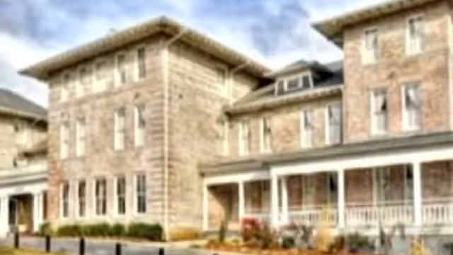 Dalai Lama Visits Fayetteville In Style смотреть онлайн