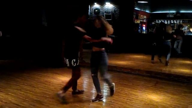 Sergey Gazaryan y Yanina ( fiesta Sochi Salsa Weekend 2016 ) смотреть онлайн