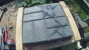 делаю первые тротуарные плитки