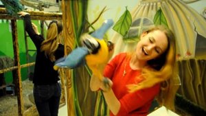 Попугай ара Гриша