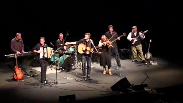 A Band Of Rogues - Irish Rover смотреть онлайн