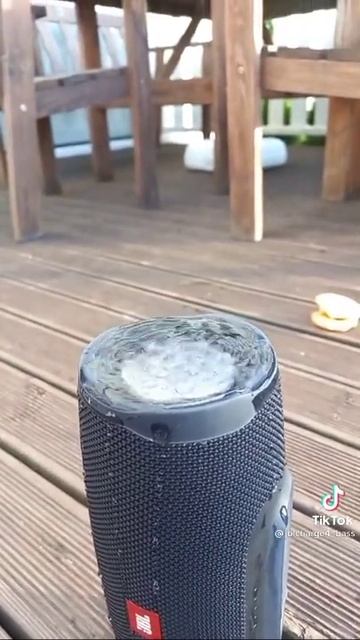 JBL ЛЬËТ ВОДУ! #shorts #подпишись #jbl #jblbass смотреть онлайн