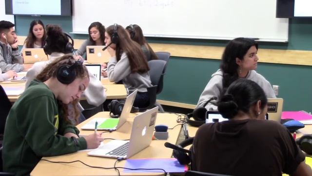 Flipping Portuguese 101 at U. Oregon смотреть онлайн