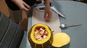 Как сделать тыкву с мёдом и яблоками