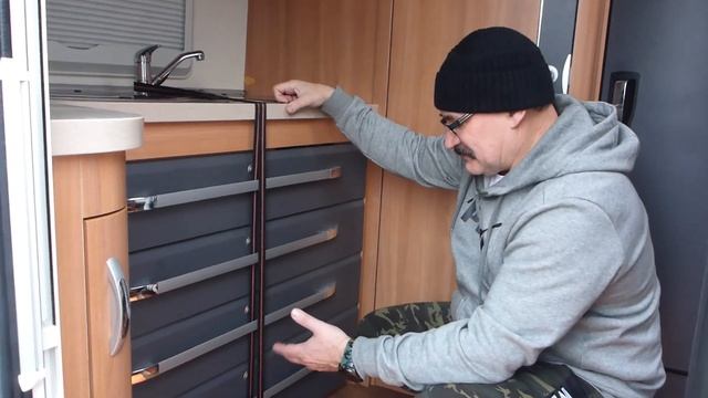 Караван.Кемпер. Просто и надёжно!!! Подстраховка выдвижных ящиков в дороге!!! смотреть онлайн