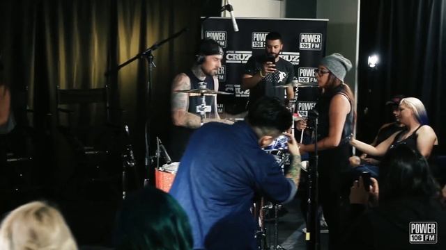 Travis Barker: Blink-182, авиакатастрофа, творческий путь (Eng Sub)