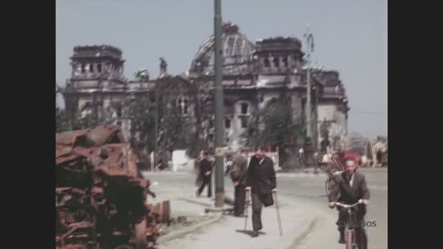 Берлин в 1945  в цвете  Berlin 1945 color Hurdy Gurdy Cover