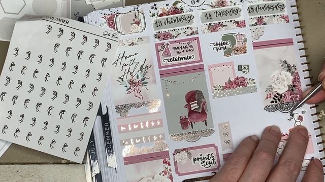 #MemoryPlanWithMe Featuring Sadies Stickers Dec 2021 Planner Kit