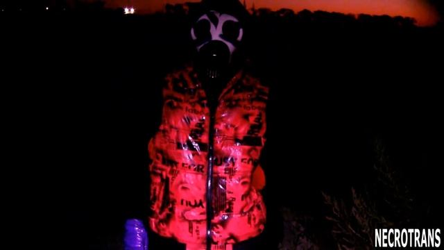 Авторский респиратор НТПР-23 "Зебра" с тонироваными стеклами + красная жилетка + красные лосины смотреть онлайн