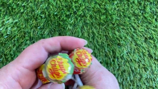 Bright ASMR Yummy Rainbow Lollipops.Chupa Chups, ASMR смотреть онлайн
