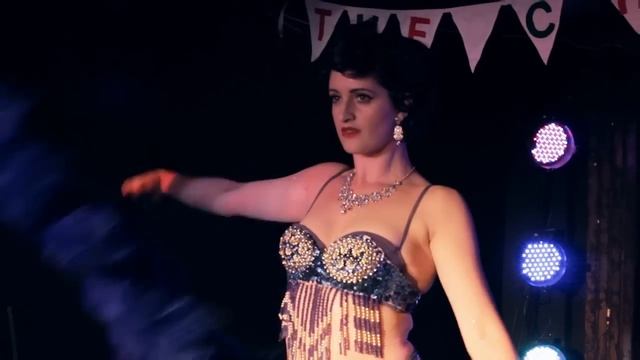 The Cheek of It! presents Lady Cheek - Blue Diamonds смотреть онлайн