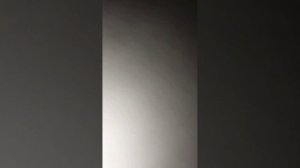 S 221ом 642  Запах солярки из глушителя. Льют  форсунки , мокрые поршня с трещинками. Синий дым.