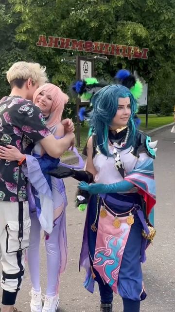 ОБНИМАЮ ДЕВУШЕК 