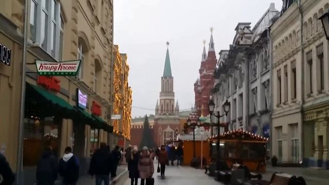 Улица Николаевская в Москве, ведущая к Кремлю- Nikolayevskaya Street in Moscow, the Kremlin смотреть онлайн