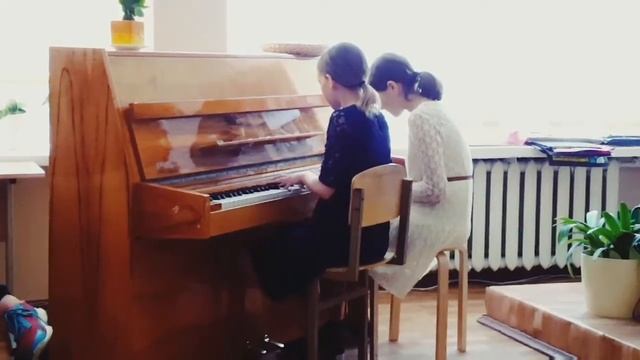 Eunike and Ema sing Ruth B's "Lost Boy" смотреть онлайн